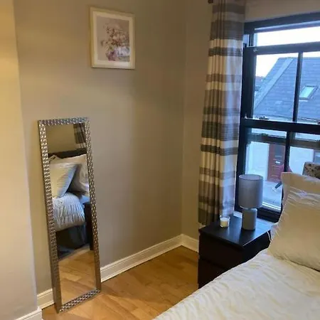 City Centre Eyre Square-duplex Townhouse Galway