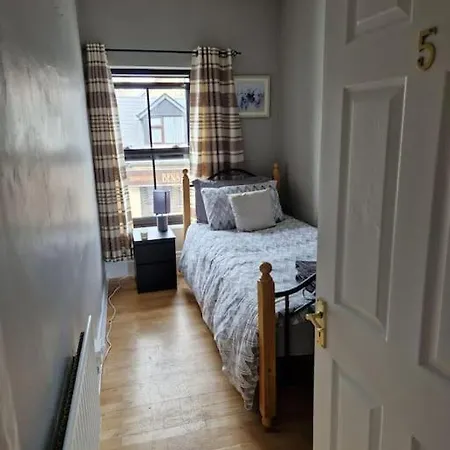 City Centre Eyre Square-duplex Townhouse Apartment Galway