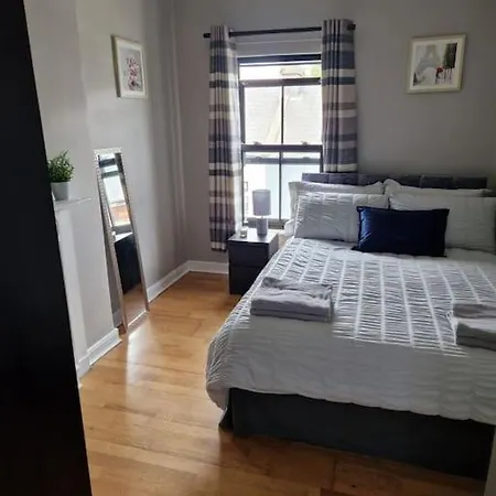 City Centre Eyre Square-duplex Townhouse
